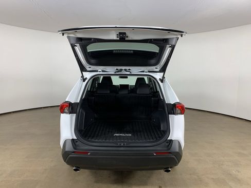 Used 2025 Toyota RAV4 XLE image 12