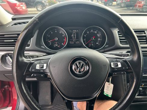 Used 2016 Volkswagen Passat 1.8T SE image 10