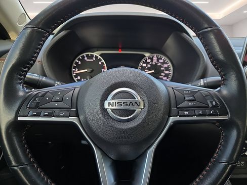 Used 2022 Nissan Sentra SR w/ SR Premium Package FWD image 24