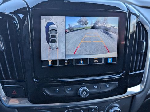 Used 2023 Chevrolet Traverse RS image 12