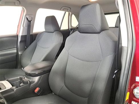 Used 2020 Toyota RAV4 LE image 20