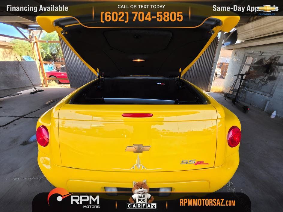 Used 2004 Chevrolet SSR w/ Preferred Equipment Group RWD image 19