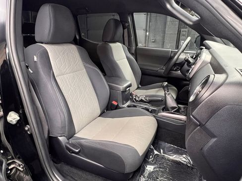 Used 2020 Toyota Tacoma TRD Sport w/ Advanced Technology Package AWD/4WD image 5