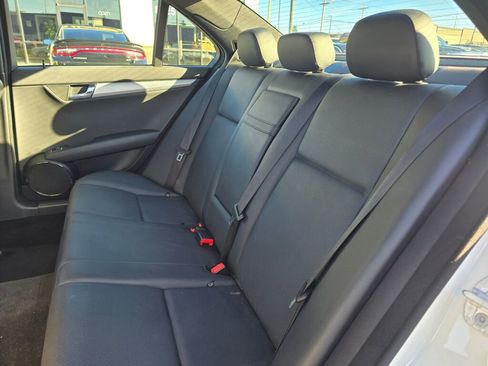 Used 2009 Mercedes-Benz C 300 Sedan image 19
