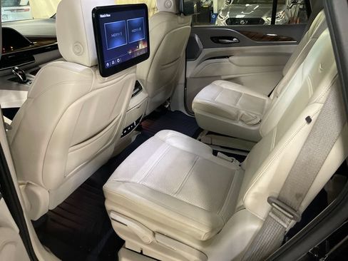 Used 2023 Cadillac Escalade Sport Platinum AWD/4WD image 26