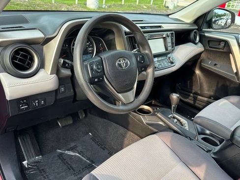 Used 2013 Toyota RAV4 XLE AWD/4WD image 33