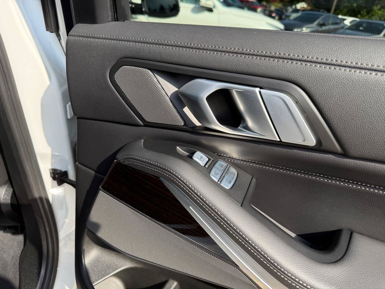 Used 2020 BMW X7 xDrive40i w/ Premium Package AWD/4WD image 43
