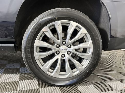 Used 2021 GMC Yukon XL Denali image 12