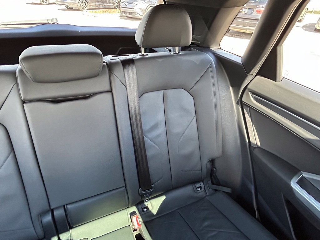 Used 2021 Audi Q3 2.0T Premium w/ Convenience Package AWD/4WD image 14