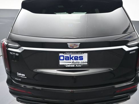 Used 2023 Cadillac XT6 Sport w/ Technology Package AWD/4WD image 35
