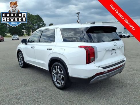 Used 2023 Hyundai Palisade SEL w/ Premium Package FWD image 3
