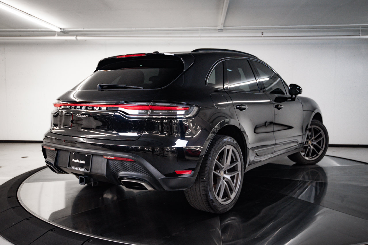 Certified 2025 Porsche Macan AWD/4WD image 7
