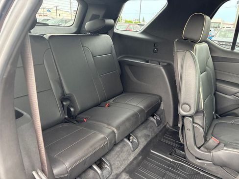 Used 2022 Chevrolet Traverse Premier w/ LPO, Floor Liner Package AWD/4WD image 33