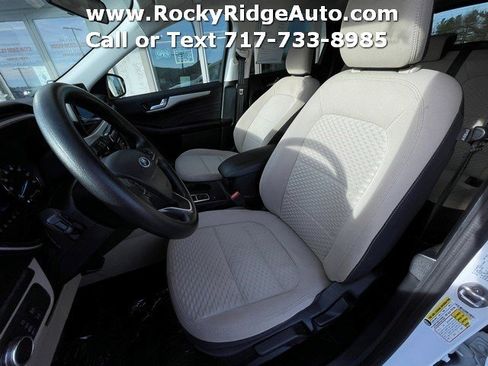 Used 2021 Ford Escape SE image 16