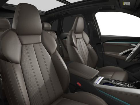 Certified 2025 Audi Q5 Premium w/ Premium Plus AWD/4WD image 5