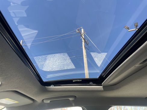 Used 2025 Hyundai Elantra SEL image 29