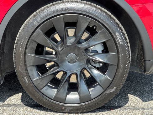 Used 2021 Tesla Model Y Long Range AWD/4WD image 11