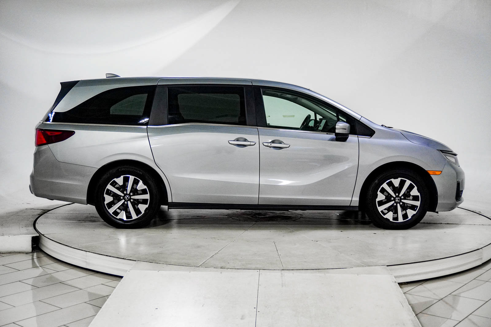 Used 2025 Honda Odyssey EX-L image 13
