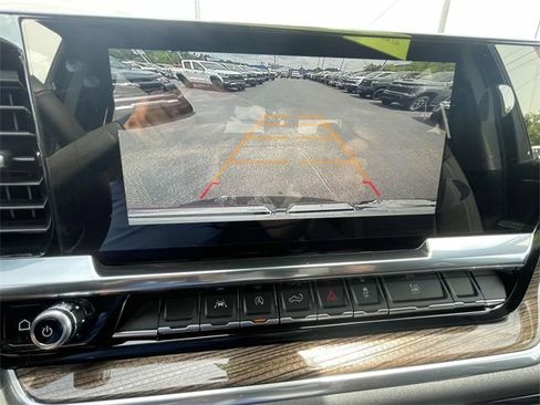 New 2025 GMC Sierra 1500 Elevation image 13