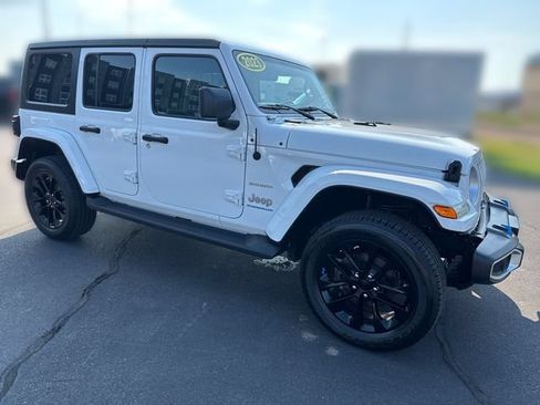 Used 2023 Jeep Wrangler Unlimited Sahara AWD/4WD image 7