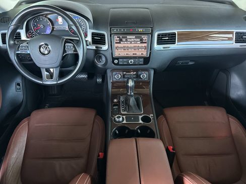 Used 2016 Volkswagen Touareg VR6 AWD/4WD image 14