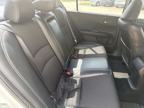 Used 2017 Honda Accord Sport image 9