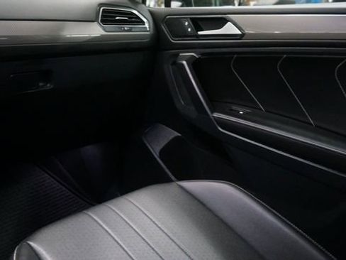 Certified 2023 Volkswagen Tiguan SE image 38