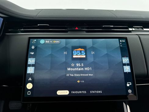 Used 2024 Land Rover Range Rover Sport SE AWD/4WD image 7