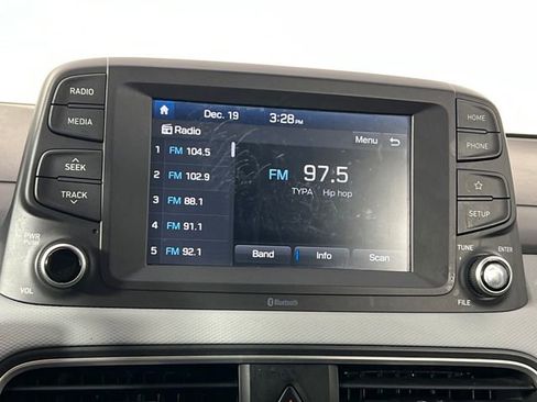 Used 2021 Hyundai Kona SE image 30