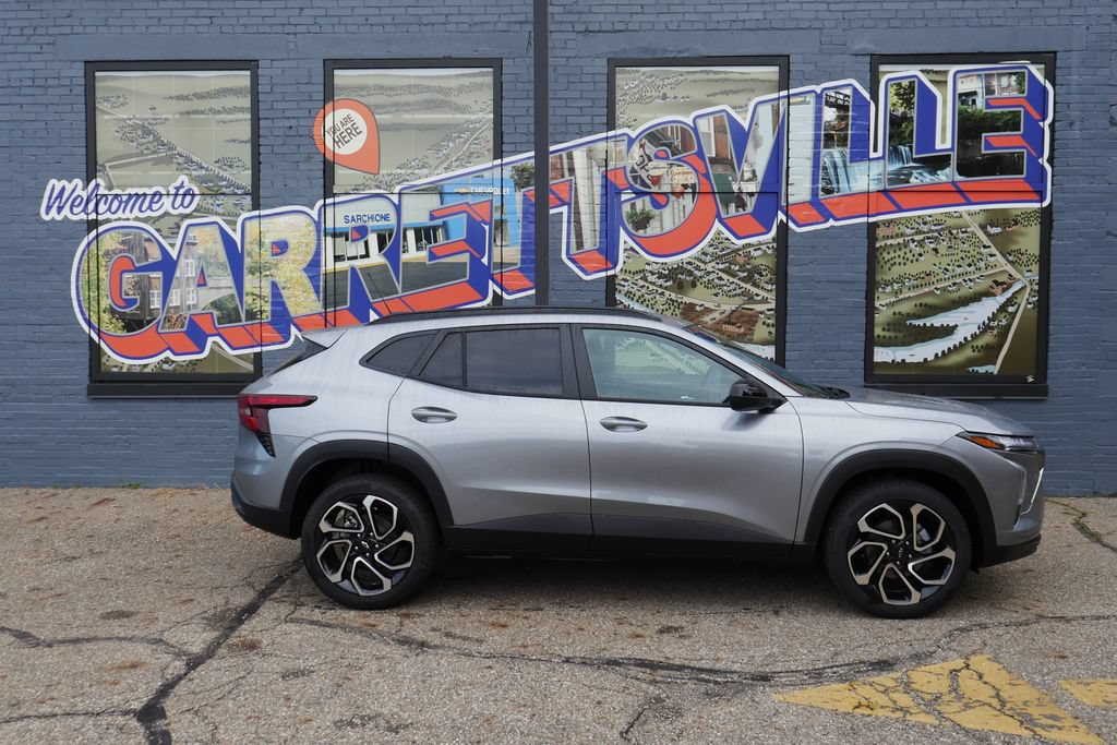 New 2026 Chevrolet Trax RS w/ Sunroof Package FWD image 32