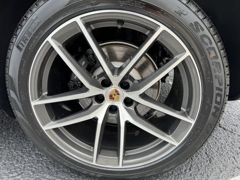 New 2025 Porsche Macan image 9