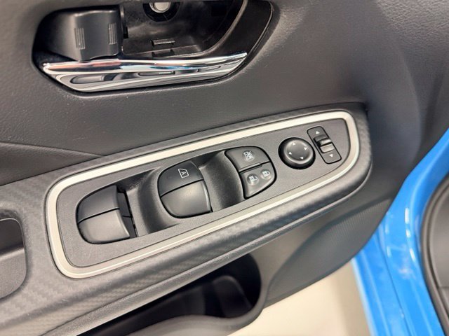 Used 2025 Nissan Versa SR w/ Trunk Package FWD image 17