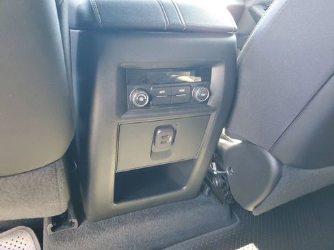 Used 2023 Chevrolet Traverse LT image 13