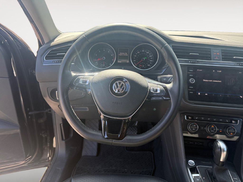 Used 2020 Volkswagen Tiguan SE w/ 3rd Row Seat Package AWD/4WD image 12