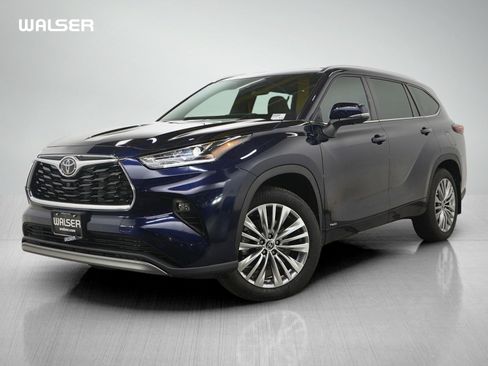 Used 2025 Toyota Highlander Platinum AWD/4WD image 1