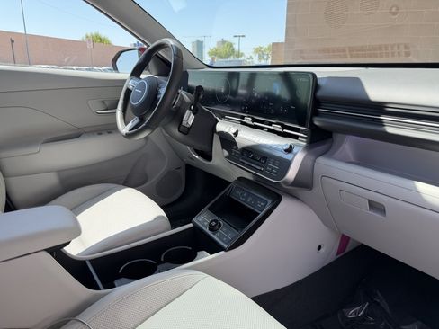 Used 2025 Hyundai Kona Limited FWD image 41