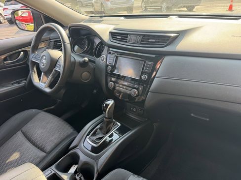 Used 2019 Nissan Rogue SV AWD/4WD image 11