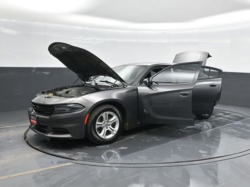 Used 2019 Dodge Charger SXT image 45
