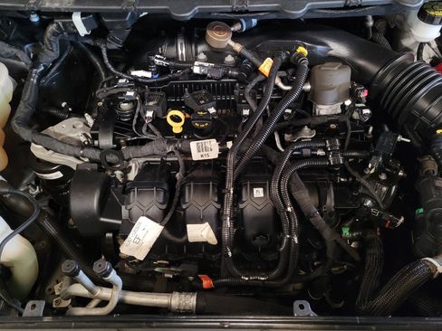 Used 2019 Ford Edge Titanium FWD image 30
