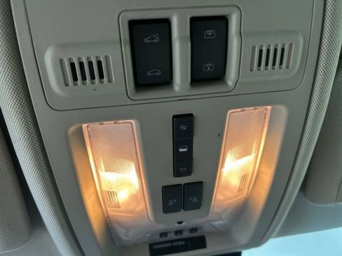 Used 2010 Cadillac SRX Luxury FWD image 15
