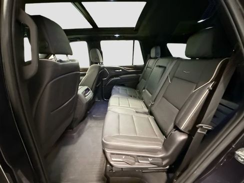 Used 2022 Cadillac Escalade Premium Luxury image 23