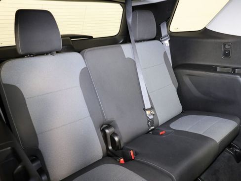 Used 2019 Chevrolet Traverse LT FWD image 32