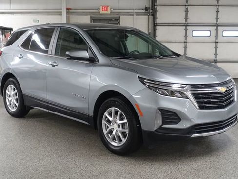 Used 2024 Chevrolet Equinox LT FWD image 1