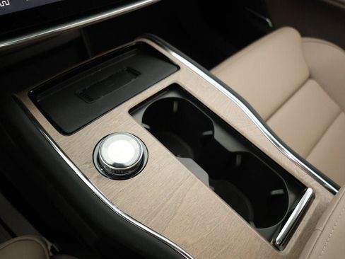 Used 2025 Volvo EX90 Plus image 15