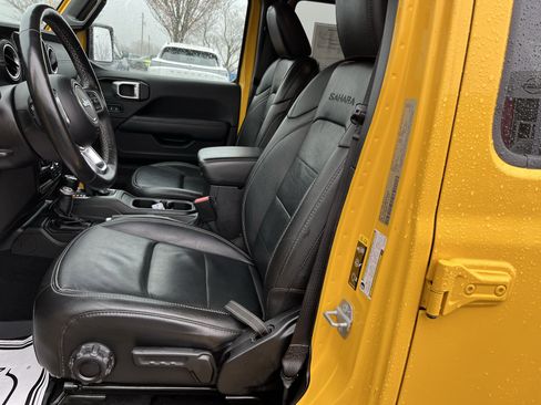 Used 2021 Jeep Wrangler Unlimited Sahara w/ Dual Top Group image 13