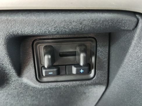 Used 2025 Ford Expedition Active AWD/4WD image 40