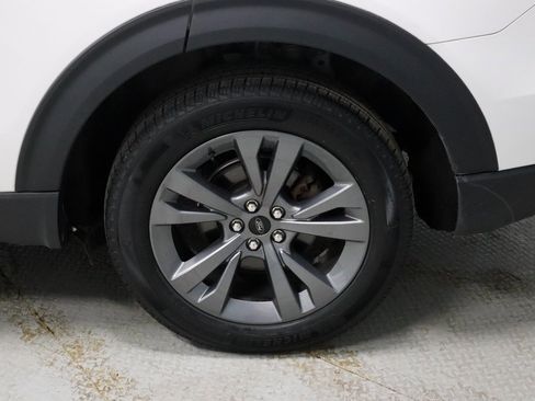 Certified 2022 Ford Explorer XLT w/ Equipment Group 202A image 19