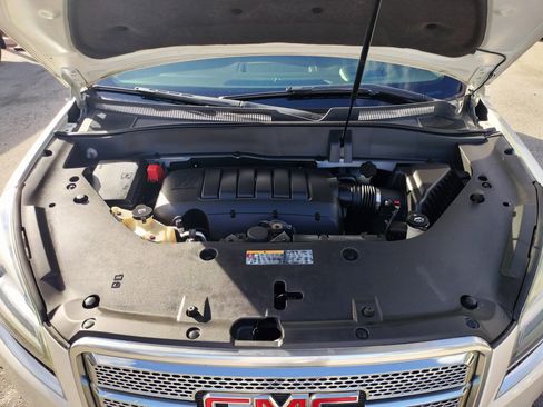 Used 2013 GMC Acadia Denali image 3