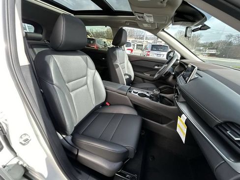 Certified 2023 Nissan Rogue SV w/ SV Premium B Package AWD/4WD image 15