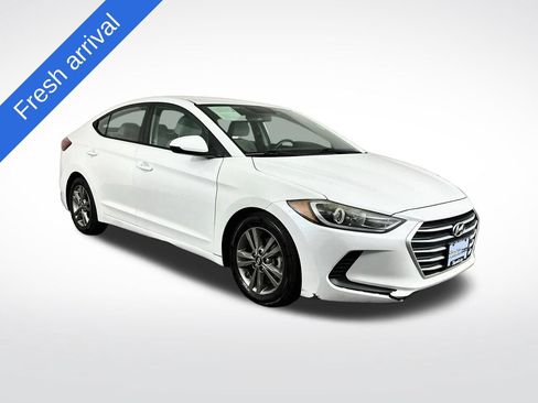 Used 2017 Hyundai Elantra SE FWD image 1